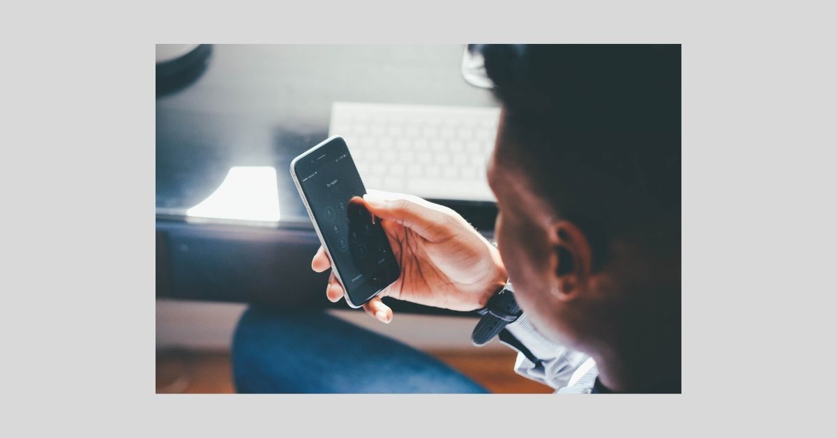 Manonphone_Canva_2019.jpg